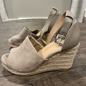 Women’s Francesca’s brand wedges size 6.5